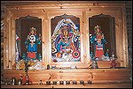 Statues in Gomba