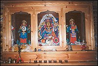 3 Statues